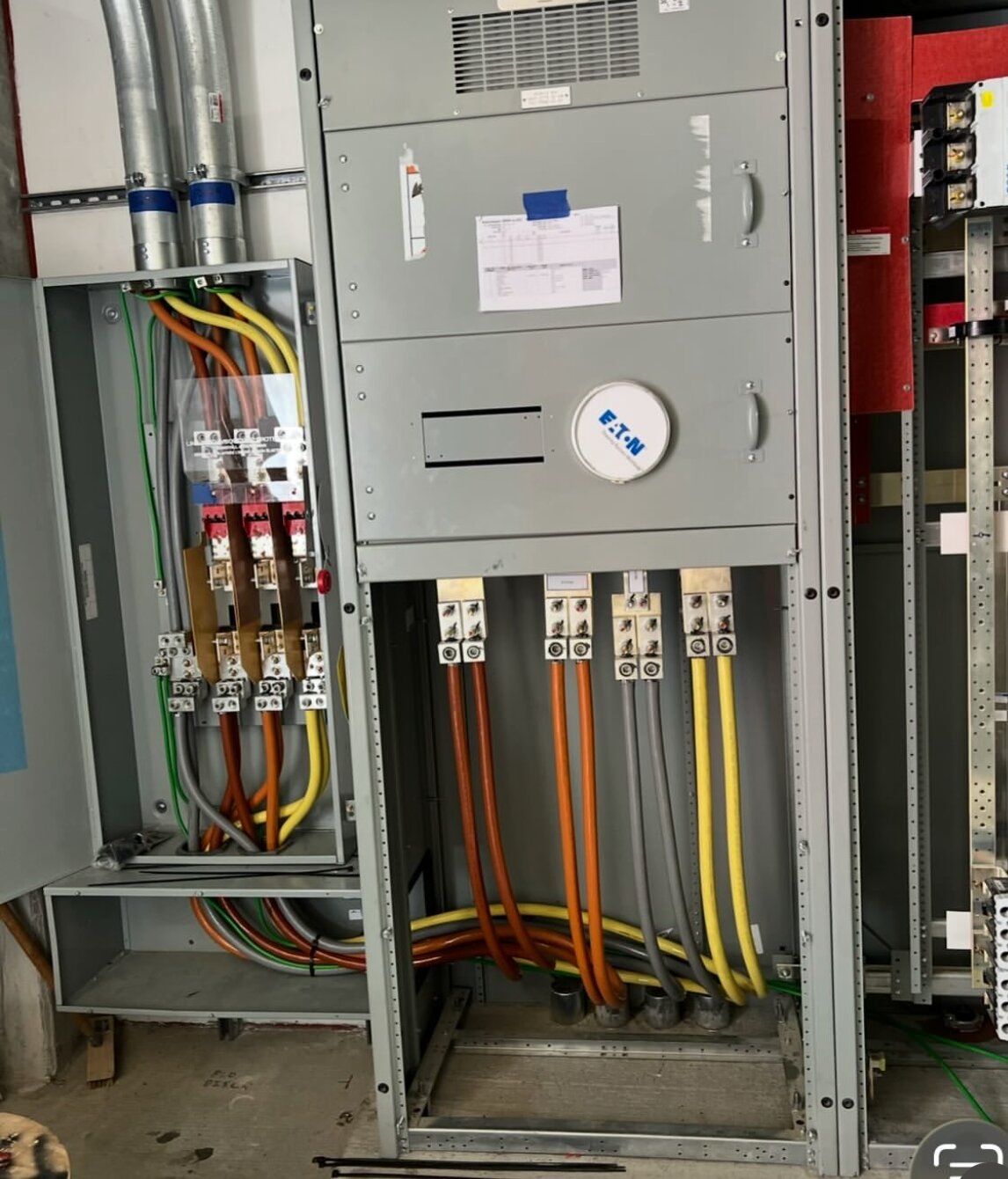 Eaton 800-amp switchgear with copper bus and feeder cables